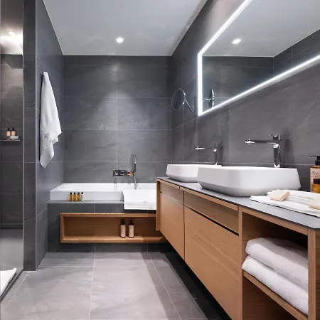 Alpehytte Contemporain Avec Piscine Privee, Sauna Et Cinema A Arc 1800 - Fr-1-686-33 *
