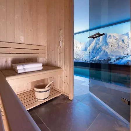 Chalet Contemporain Avec Piscine Privee, Sauna Et Cinema A Arc 1800 - Fr-1-686-33 *